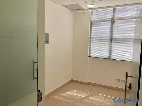 oficinas y locales comerciales - Alquilo Local Corporativo en Bella Vista, Santo Domingo Distrito Nacional  7