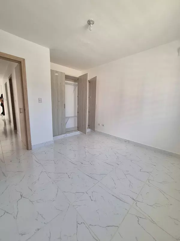 apartamentos - Apartamento 2do Nivel con Facil Accesibilidad 9