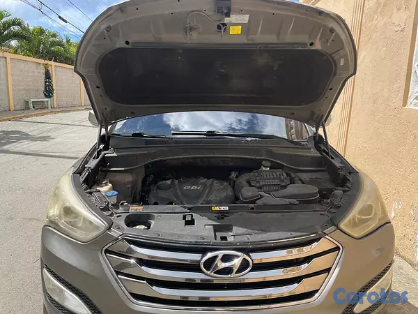jeepetas y camionetas - Vendo Jeepeta Hyundai Santa Fe 2013 de oportunidad 5
