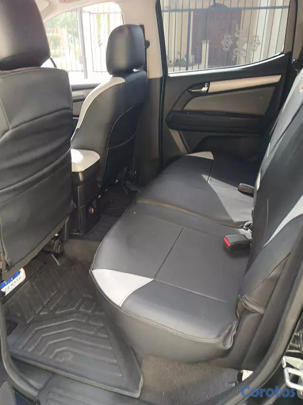 jeepetas y camionetas - Venta de Chebrolet colorodo z71 (2020) 6