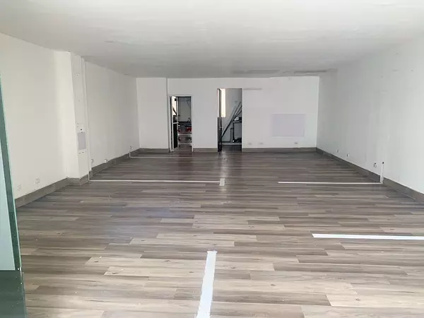 oficinas y locales comerciales - Local amplio en Naco  5