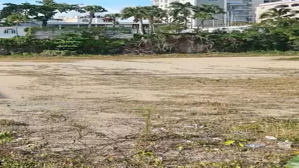 solares y terrenos - VENDO Terreno en Boca Chica, segunda linea de playa 2