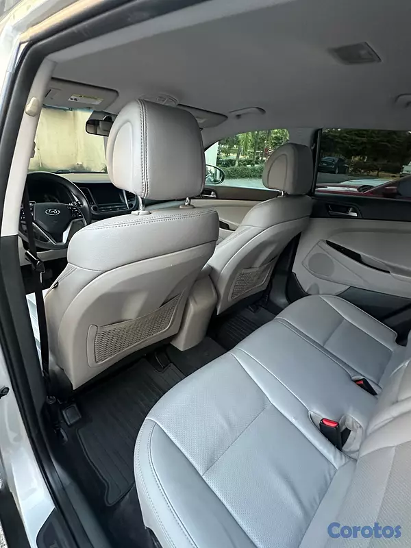jeepetas y camionetas - Hyundai Tucson 2018 Negociable 5