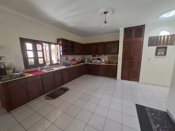 solares y terrenos - Venta de Local C. y Vivienda Zona Universitaria 7