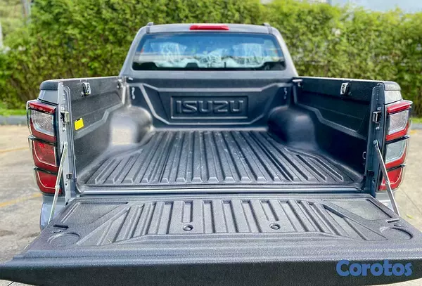 jeepetas y camionetas - Isuzu DMAX LSE 4x4  2026 (NUEVO) 10