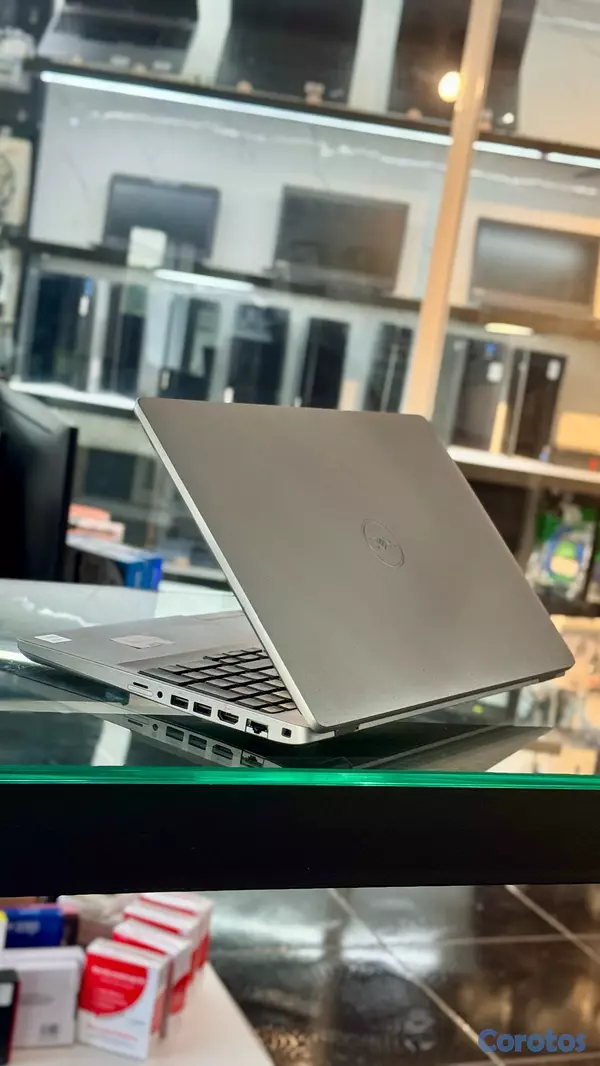 computadoras y laptops - Dell Precisión 3550 i5 10th 245gb ssd 8gb ram 4