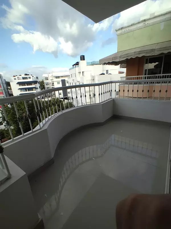 apartamentos - VENDO EN LOS RESTAURADORES:
PRECIO RD$. 9.2 Millones
3 Habitaciones 
2 parqueos 10
