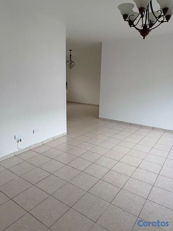 apartamentos - Apartamento en de 3 hab en el millón en 2do nivel. 3
