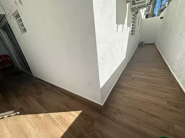 apartamentos - Vendo Independencia primer nivel klm 9 ,
 3