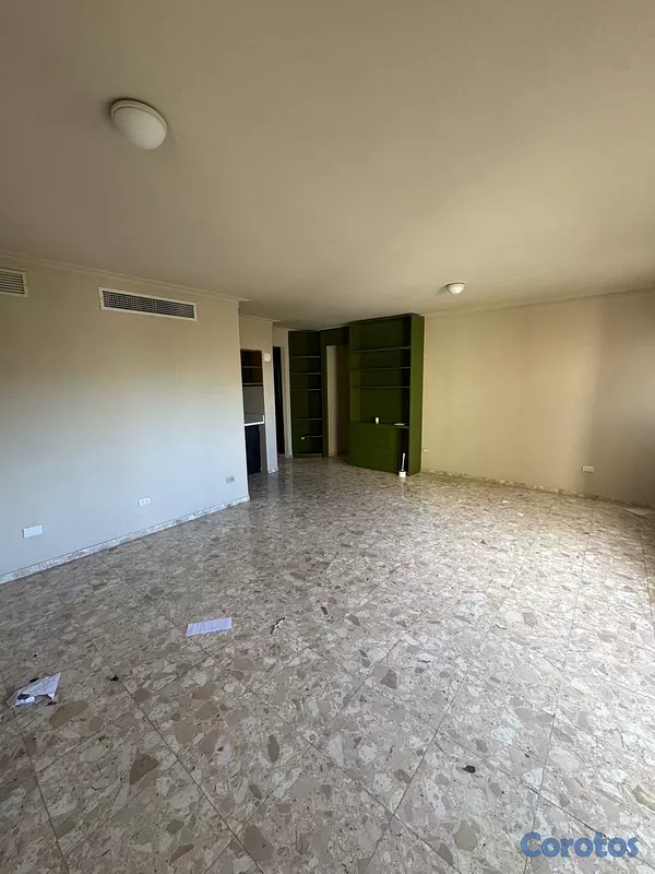 apartamentos - alquiló cacicazgo misma enrriquillo tres habitaciones dos baños parqueo servicio 7