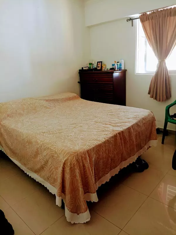 apartamentos - Vendo Apartamento en el Residencial Los Senderos, detrás de Carrefour.
3er.piso
 5