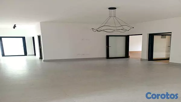 oficinas y locales comerciales - Plaza Comercial en Alquiler - La Vega 10