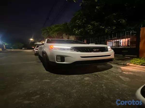 jeepetas y camionetas - KIA SORENTO 2015 blanca 
 2