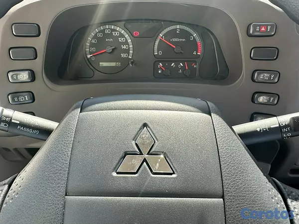 camiones y vehiculos pesados - Mitsubishi Rosa 2027 2
