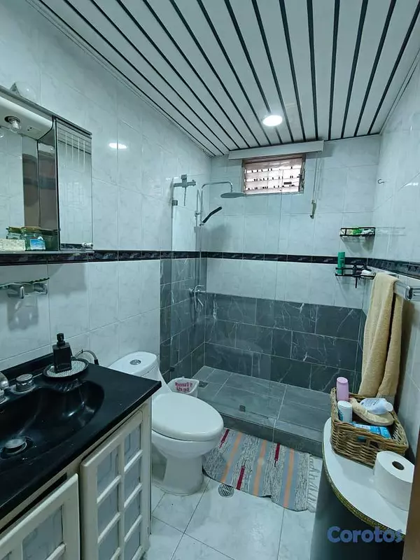 casas - Casa de 4 habitaciones en venta en Av. Independenc 7