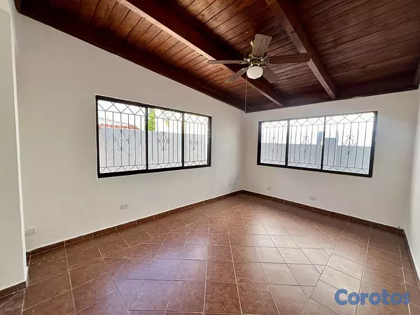casas - Casa de 4 habitaciones 3 baños en alquiler en Viej 18