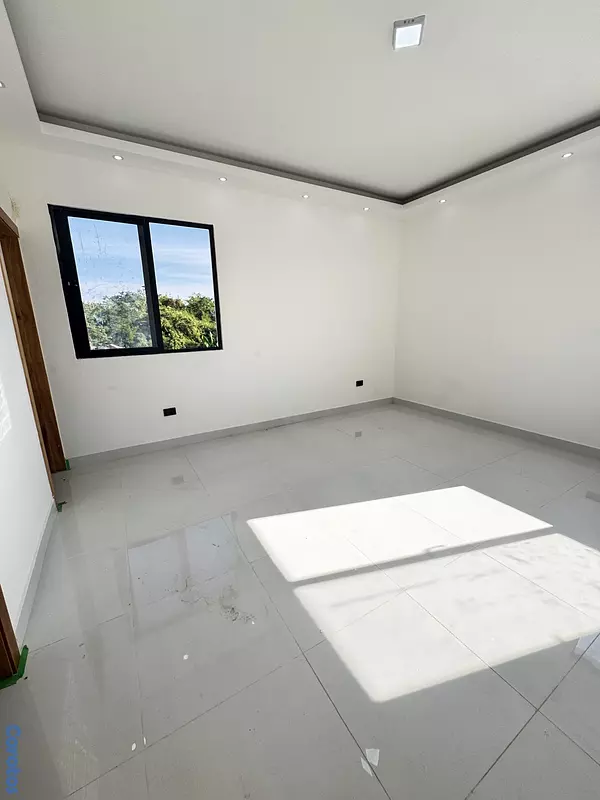 casas - venta de casa de lujo  con piscina en la autopista de San isidro con 3 niveles  8