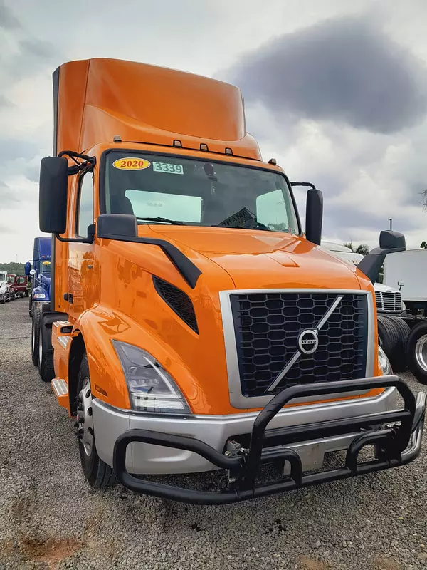 camiones y vehiculos pesados - VOLVO VNR AÑO 2020 9