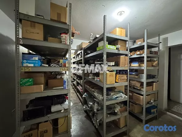 oficinas y locales comerciales - Local Comercial de 425mt2 en alquiler en Ensanche  6