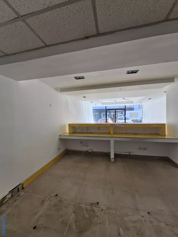 oficinas y locales comerciales - Local comercial en 1er nivel en Naco 4