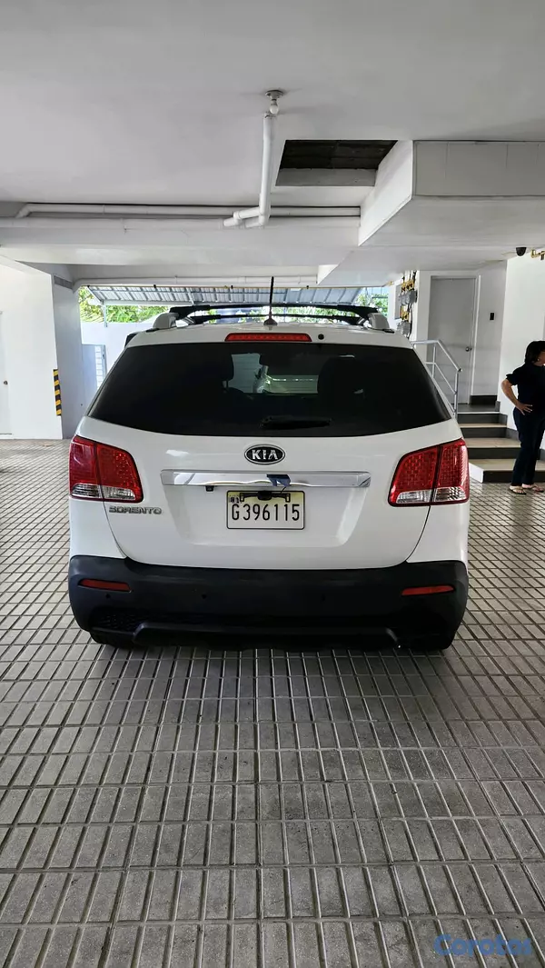 jeepetas y camionetas - Hermosa Kia Sorento LX en excelentes condiciones  6