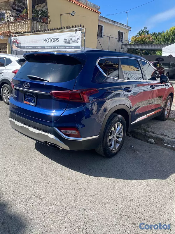 jeepetas y camionetas - Hyundai Santa Fe SE 2020 4