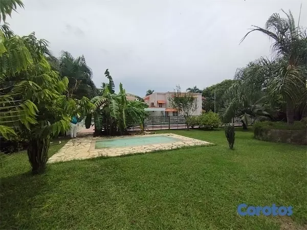 casas vacacionales y villas - ▶️Se Vende Casa Tipo Villa de 2 Niveles con Piscina en Boca Chica📍🏡🌴☀️3000mts 7