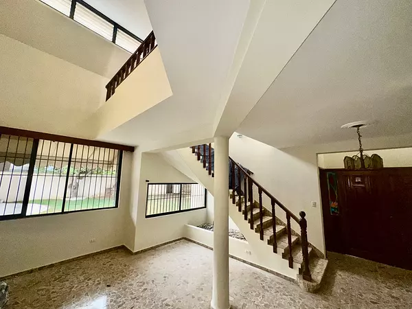 casas - Casa en Venta / Alquiler en Los Cacicazgos 3