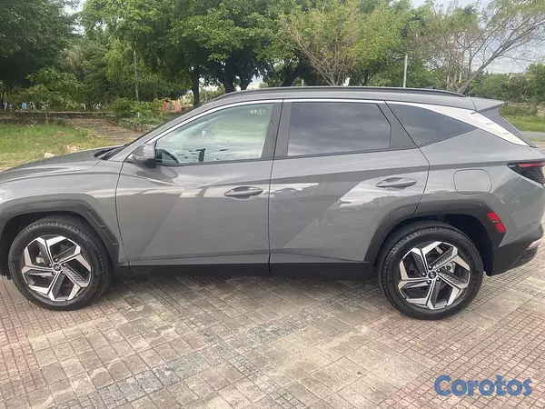 jeepetas y camionetas - Es buen vehículo esta a buen precio tiene todo de  6