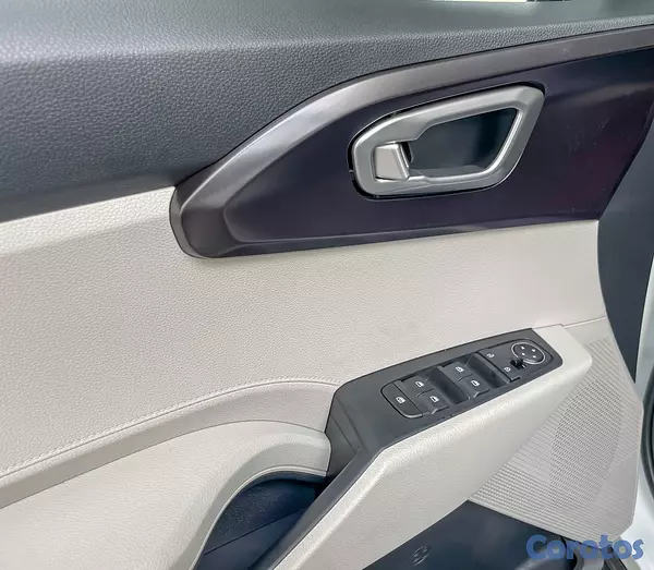 jeepetas y camionetas - Kia Carens 2026 8
