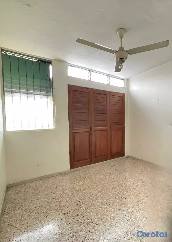 casas - Casa de 2 niveles en venta- Avenida Independencia  3