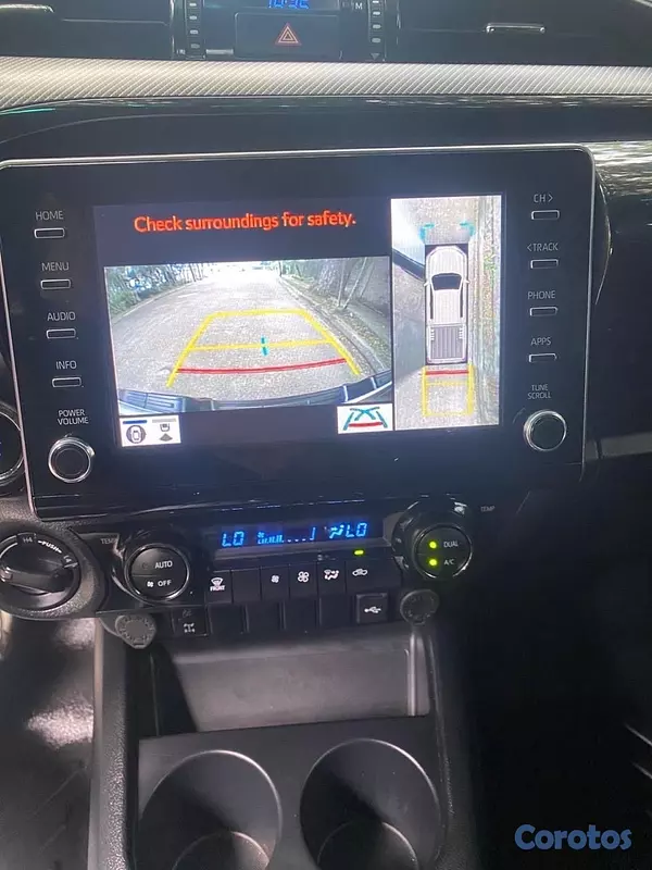 jeepetas y camionetas - Toyota hilux GR 2025 12