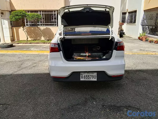 carros - KIA RIO 2016 nítido 11