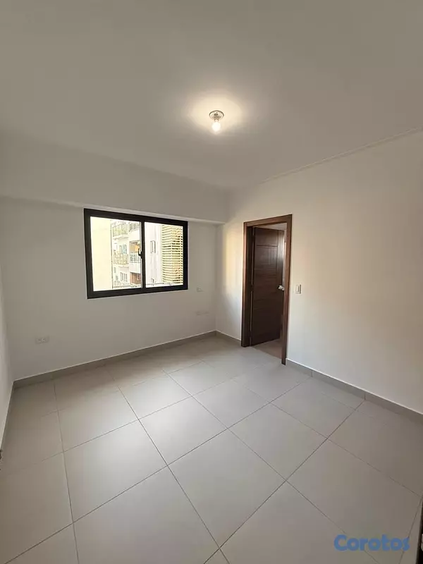 apartamentos - alquiló Evaristo Morales nuevo piso 6 dos habitaciones dos parqueos 2.5 baños  5