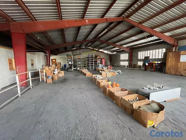 oficinas y locales comerciales - Local Esquinero en Arroyo hondo viejo  6