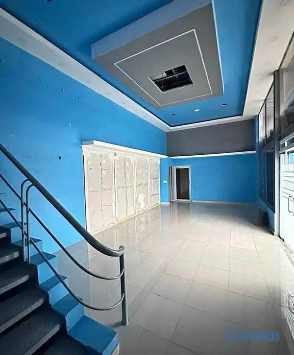 oficinas y locales comerciales - Local Comercial de 350mt2 metros en alquiler en El 2
