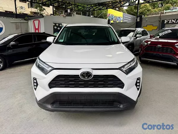 jeepetas y camionetas - Toyota RAV4 2023 LE plus  2