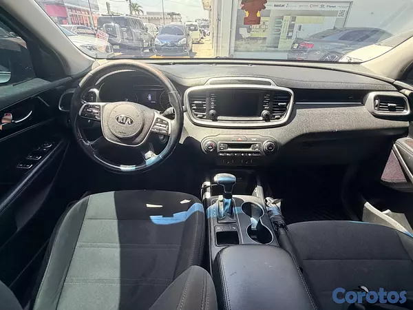 jeepetas y camionetas - Kia Sorento v6 2019 4