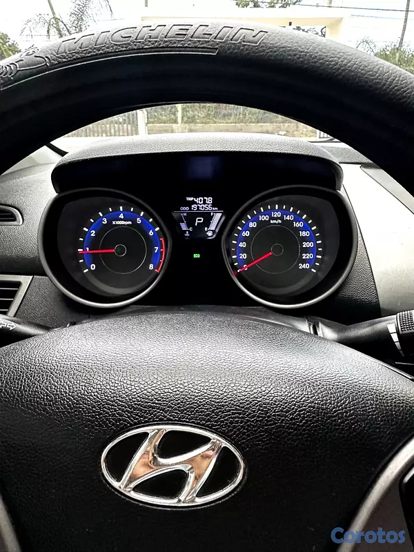 carros - HYUNDAI AVANTE 2014 8