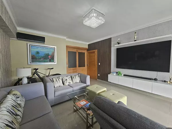 apartamentos - Amplio apartamento en venta en Don Honorio 4