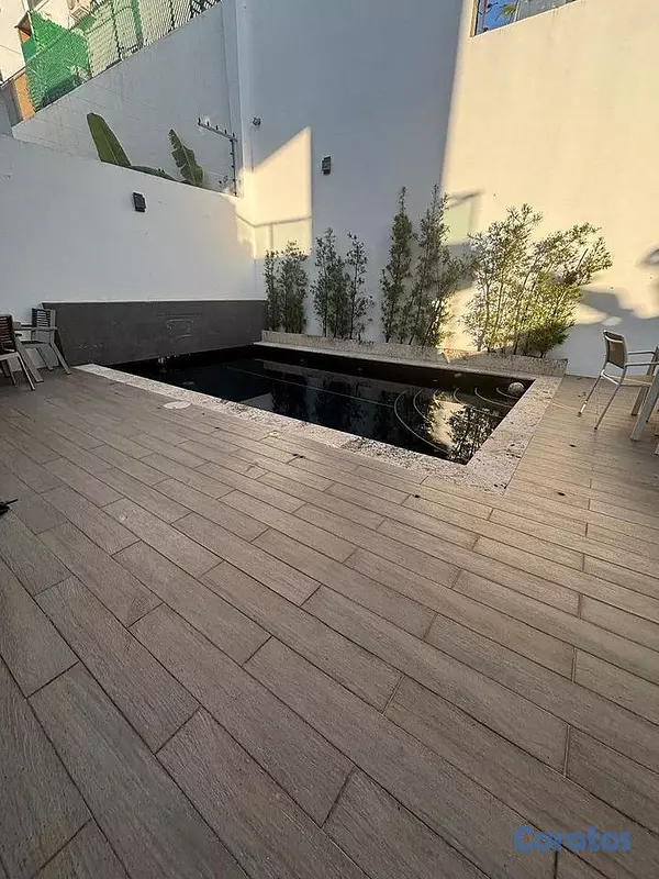 casas - Casa de 4 habitaciones 4 baños en alquiler en Viej 18