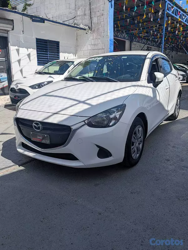 carros - MAZDA DEMIO 2020 14