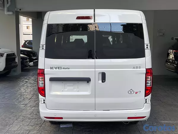 jeepetas y camionetas - KYC V7 14 Pasajeros  6