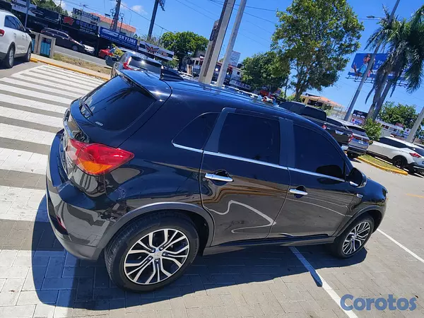 jeepetas y camionetas - Mitsubishi Outlander Sport 4