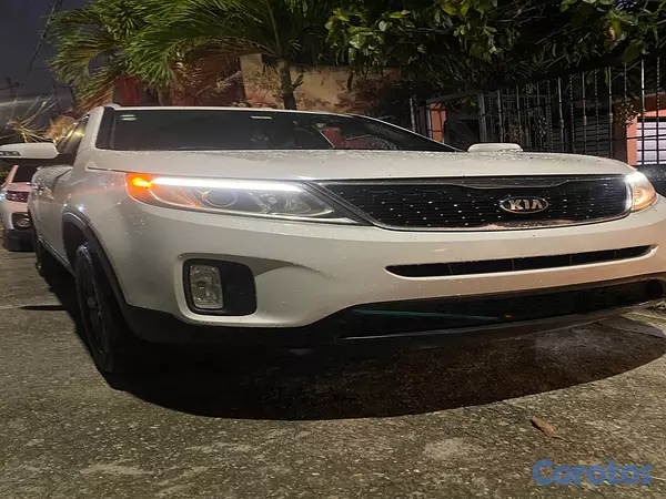 jeepetas y camionetas - KIA SORENTO 2015 blanca 
 5