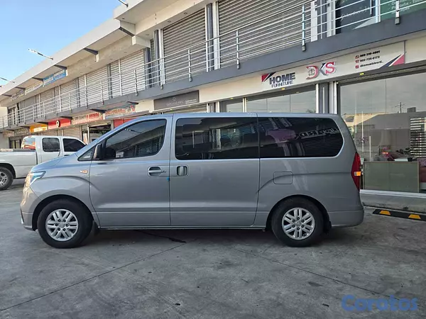 jeepetas y camionetas - HYUNDAI GRAND STAREX 2021 GRIS 8