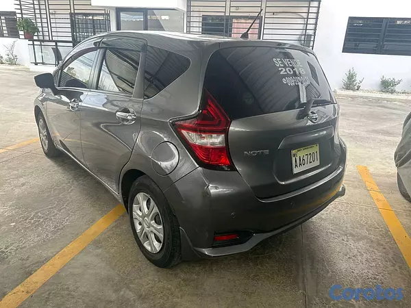 carros - vendo deportunidad este hermoso Nissan note 2018 camra 360 sensore en los bomper 4