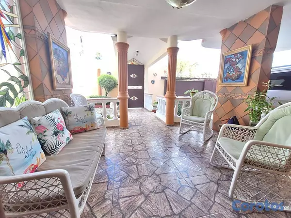casas - Casa de 5 habitaciones 8 baños en venta en Colinas 2