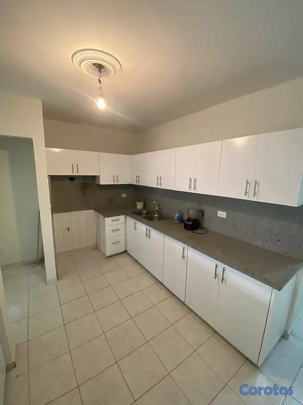 apartamentos - vendo en el millón primer piso 3 habitaciones dos baños paruqoe servicio remode 15
