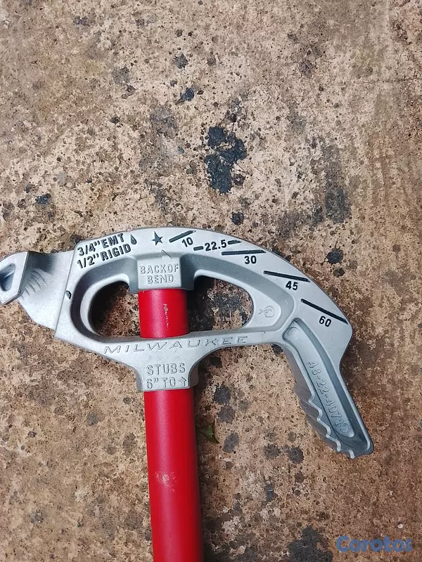 equipos profesionales - Milwaukee 2  doblas  tubos  uno  de 3/4 y uno de 1/2   y una cinta de 50  4